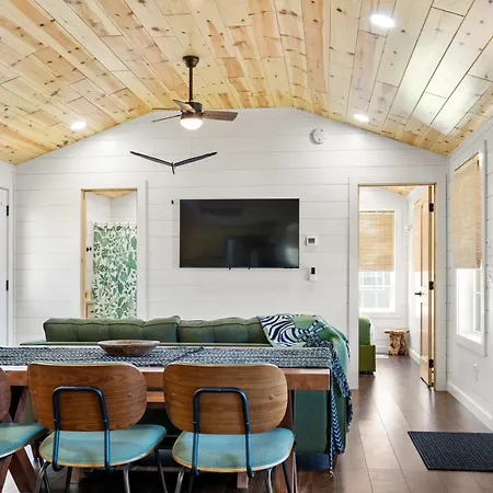 The Lodges At Eden Reserve - Pet Friendly Cabins Near Ark Williamstown Exterior photo