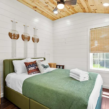 The Lodges At Eden Reserve - Pet Friendly Cabins Near Ark Williamstown Exterior photo