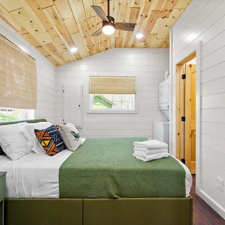 The Lodges At Eden Reserve - Pet Friendly Cabins Near Ark Williamstown Exterior photo