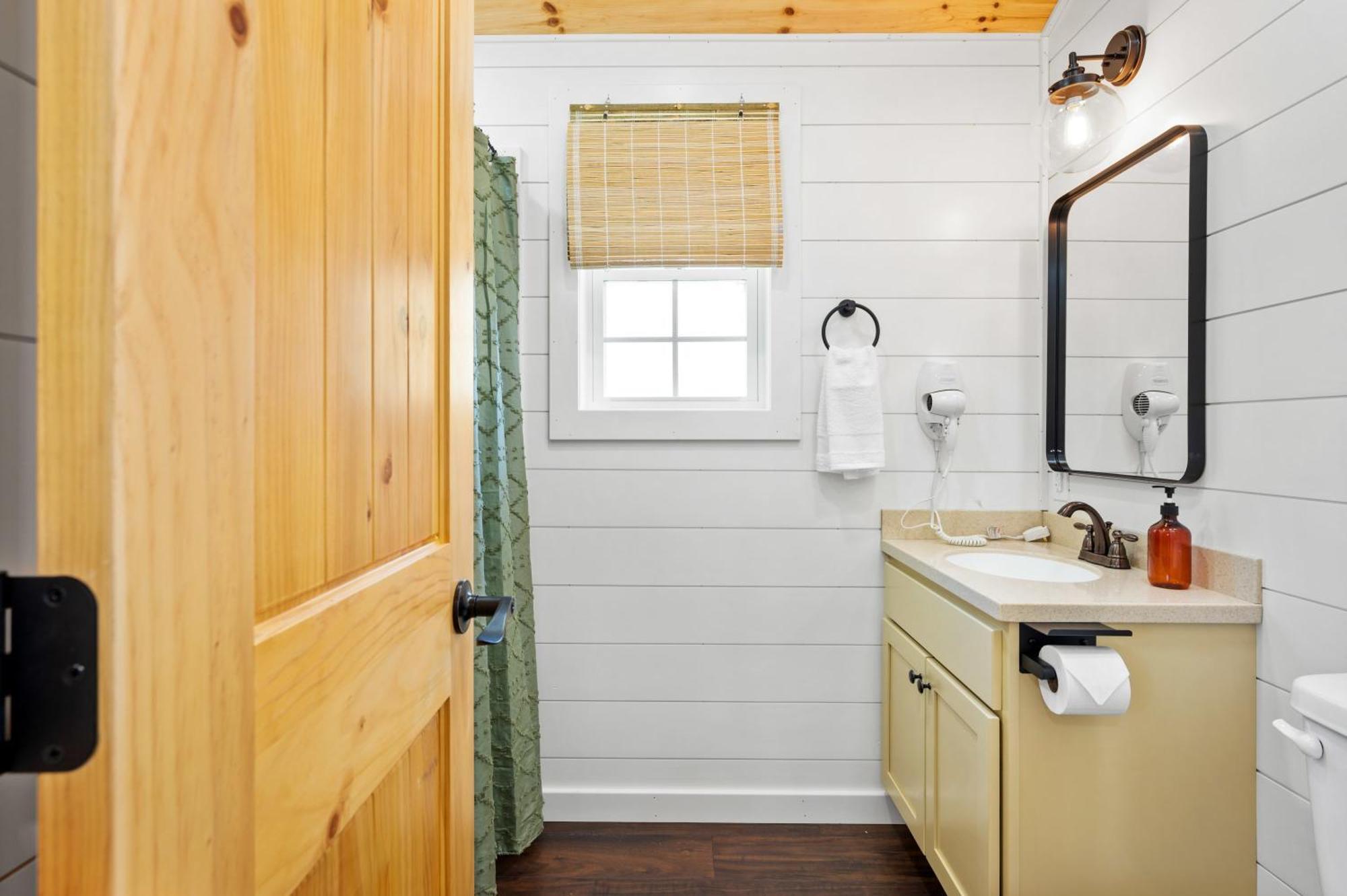 The At Eden Reserve - Pet Friendly Near Ark Holiday home Williamstown